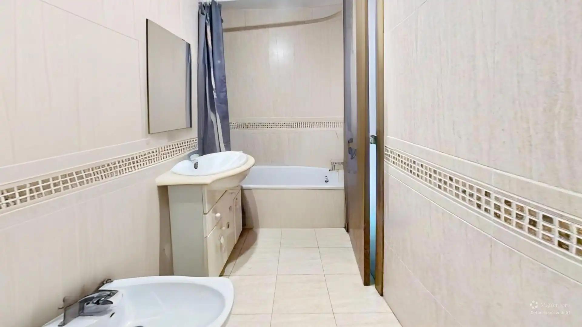 Baño de Piso en venta en Aldaia con Aire acondicionado, Balcón y Piscina comunitaria