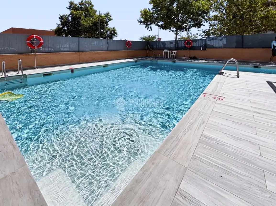 Piscina de Piso en venta en Navalcarnero con Calefacción, Parquet y Trastero