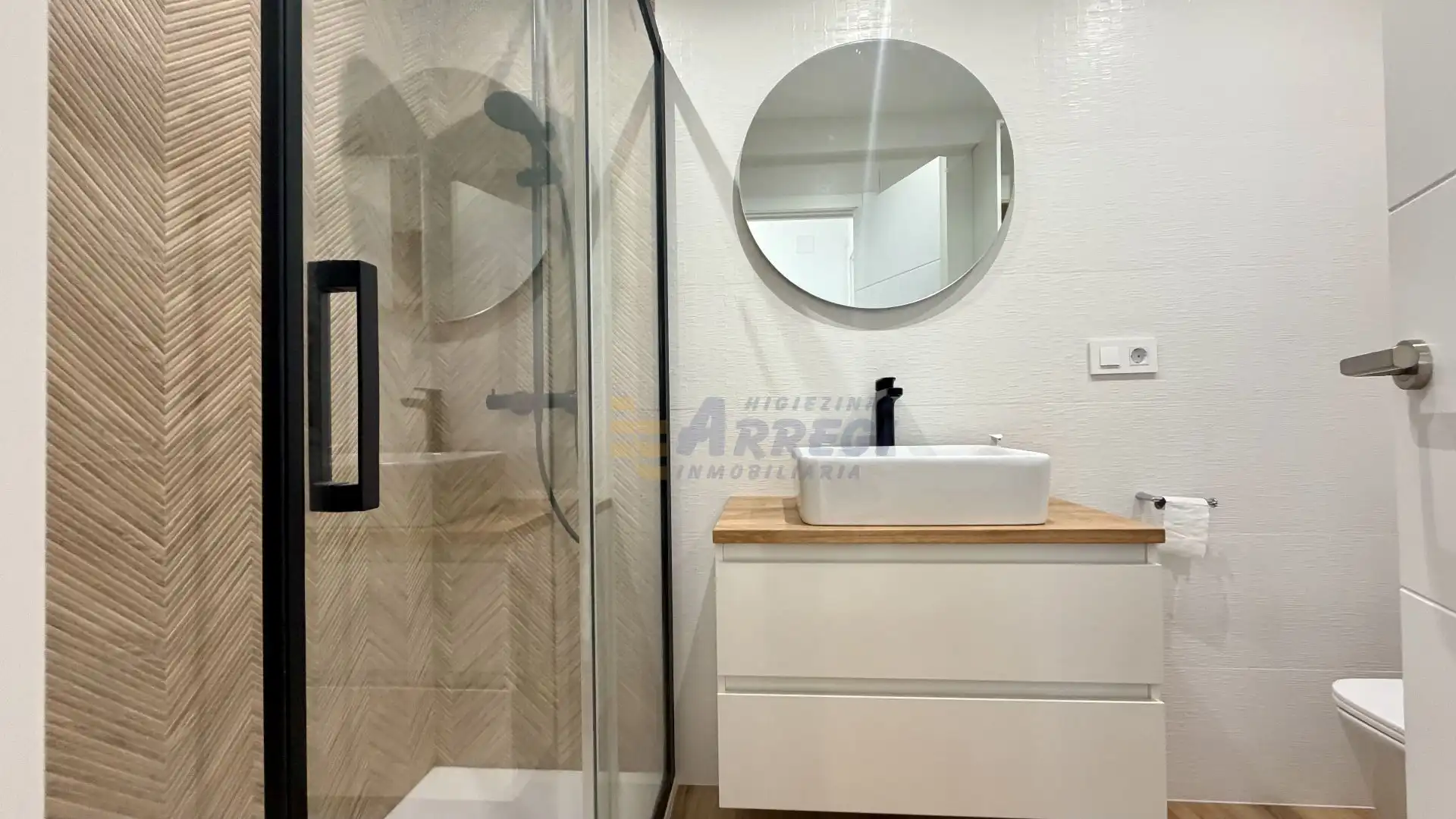 Bathroom of Flat for sale in Eibar  with Storage room