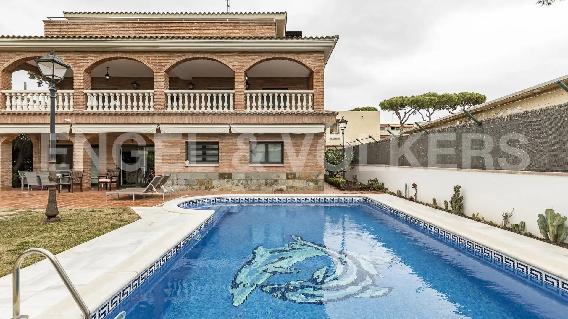 Piscina de Casa o xalet en venda en Castelldefels amb Aire condicionat, Calefacció i Jardí privat