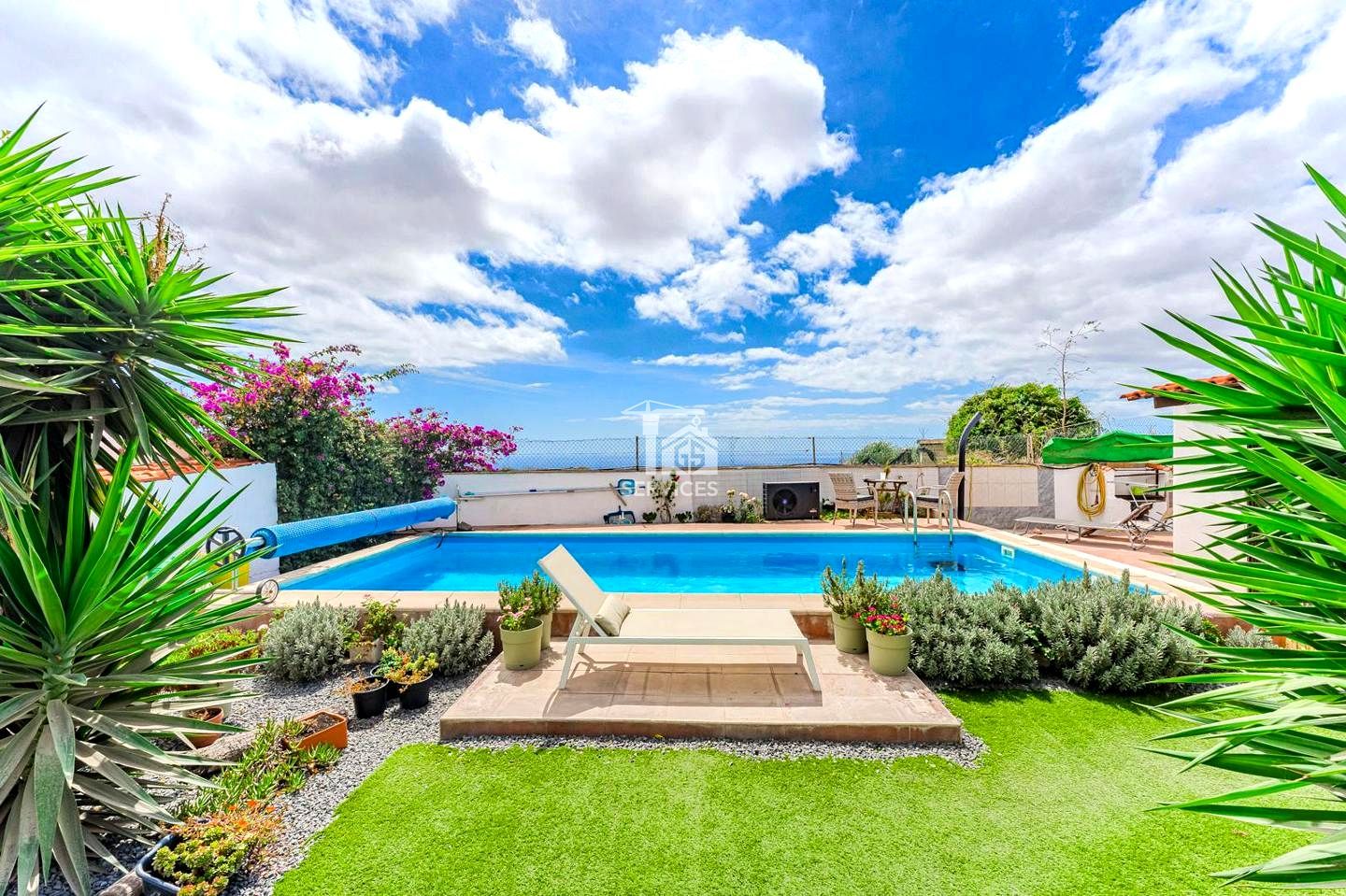 Exterior view of House or chalet for sale in Granadilla de Abona  with Air Conditioner, Private garden and Parquet flooring