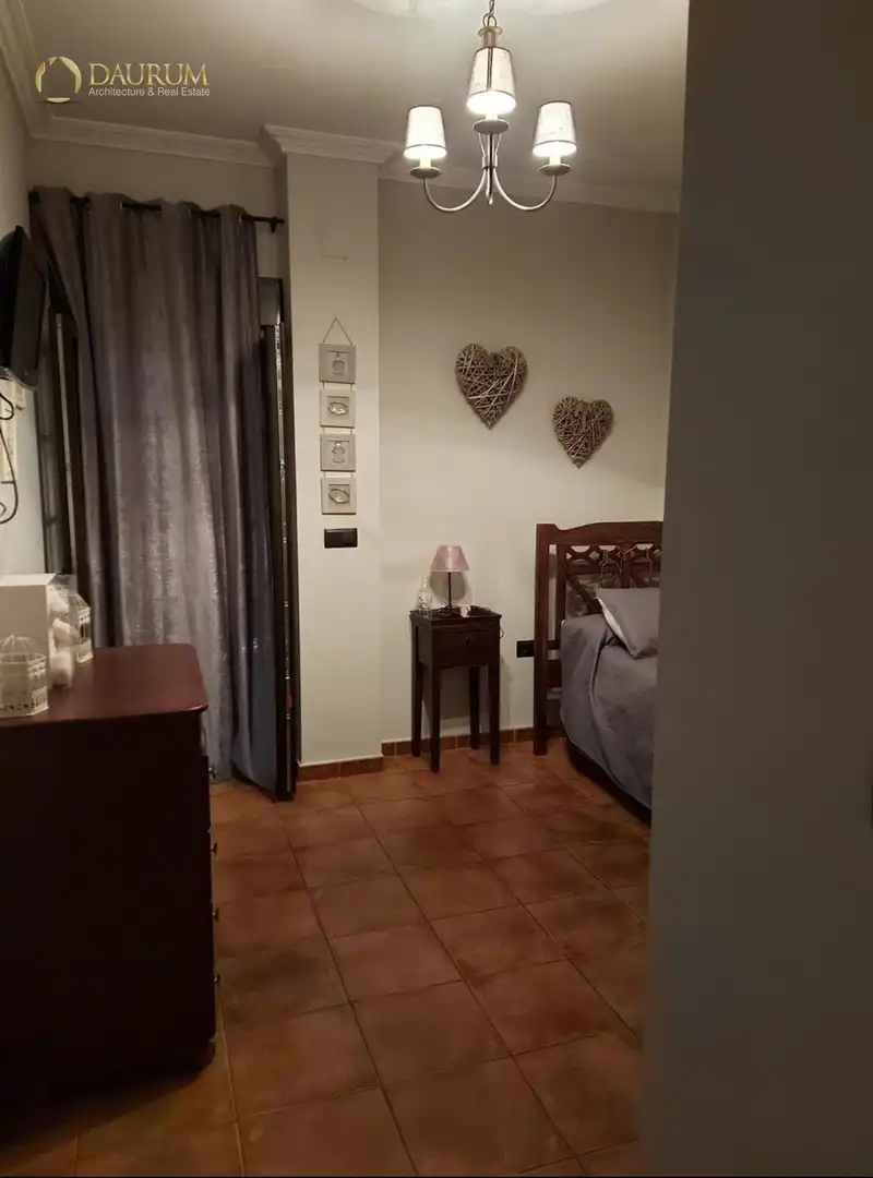 Dormitori de Casa o xalet en venda en Coria del Río amb Aire condicionat, Terrassa i Traster