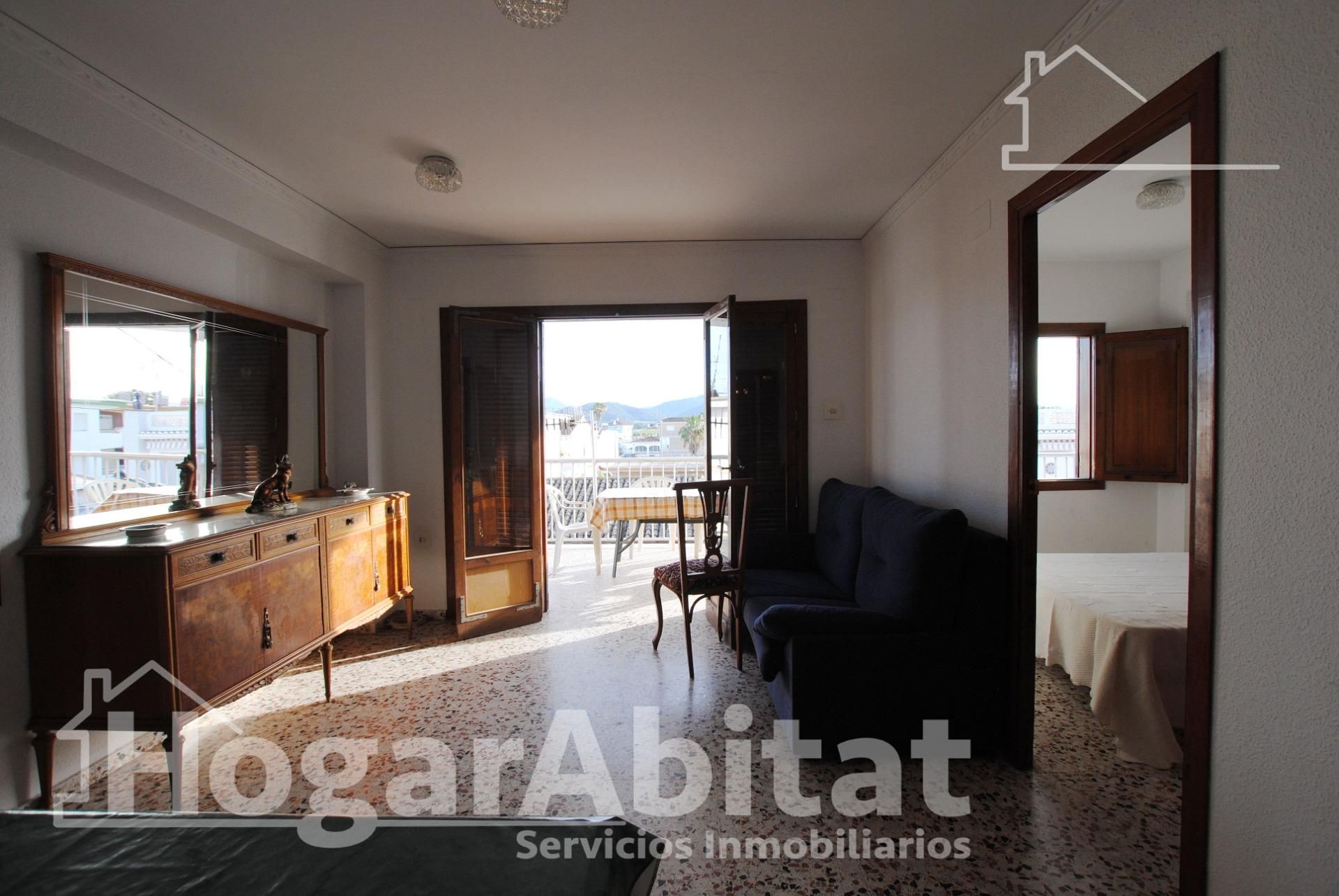 Sala de estar de Piso en venta en Oliva con Terraza, Trastero y Amueblado