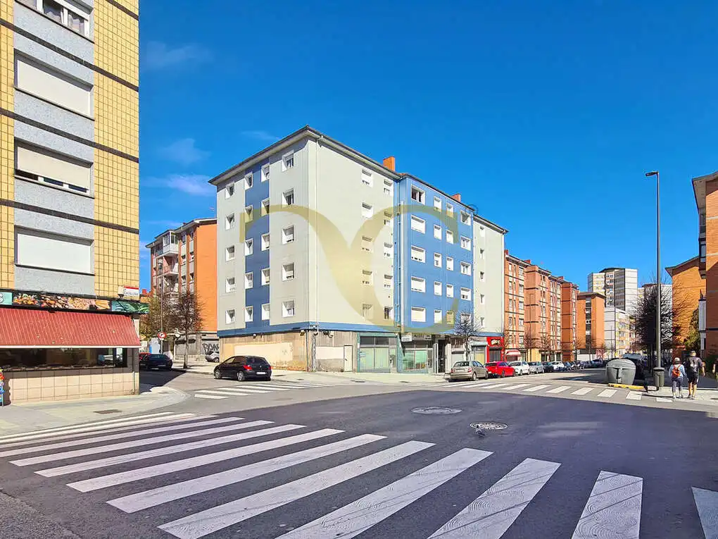Vista exterior de Piso en venta en Gijón  con Calefacción, Jardín privado y Terraza