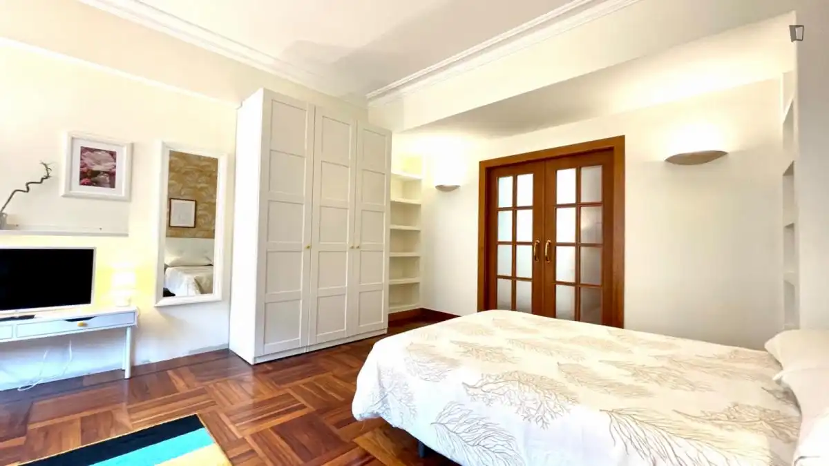 Room in Sabino Arana - Jesuitas