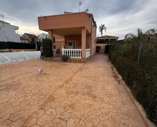 Vista exterior de Casa o xalet en venda en Montroy amb Aire condicionat, Terrassa i Traster