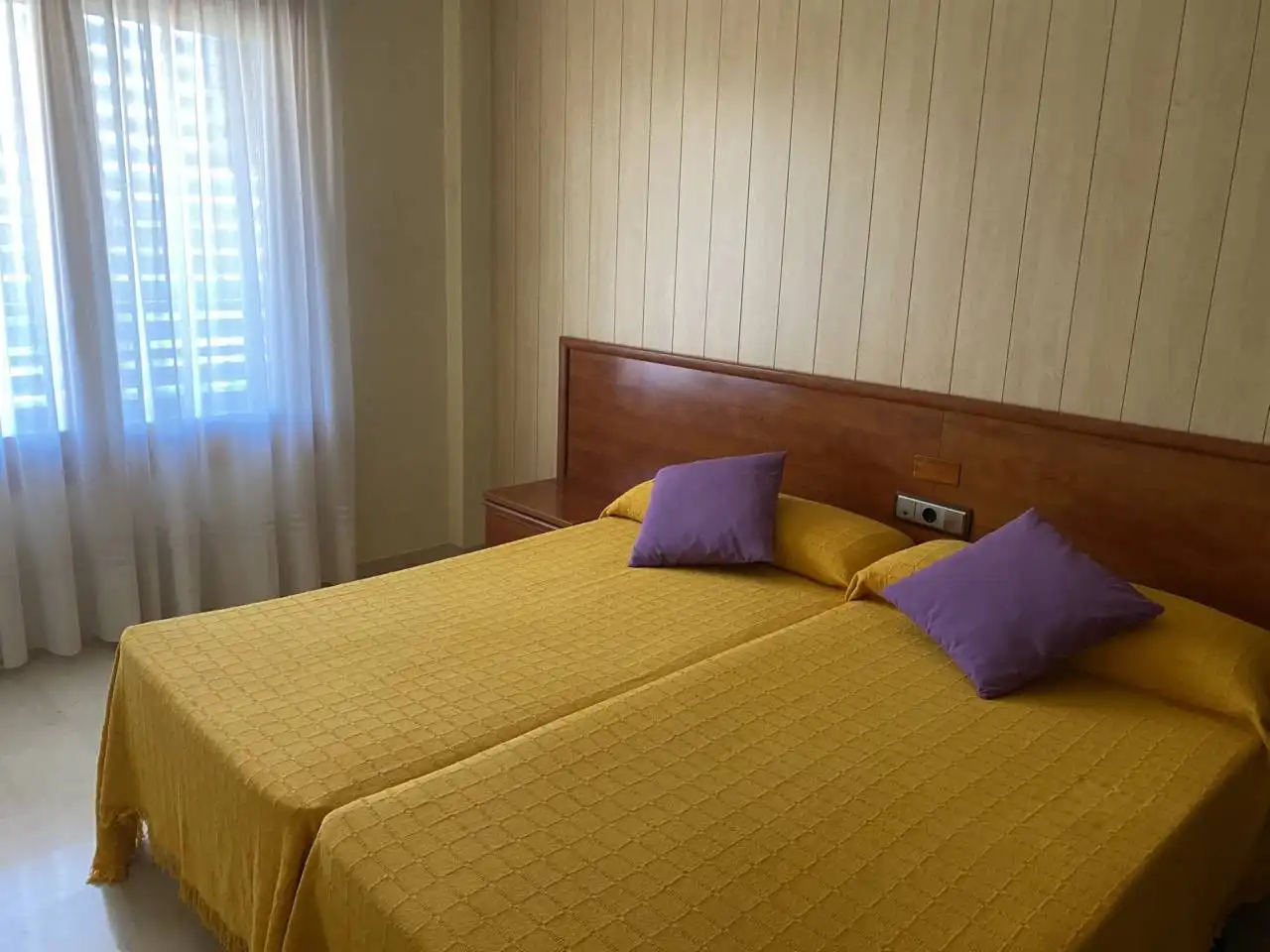 Bedroom of Flat for rent in Alcañiz  with Heating, Furnished and Balcony