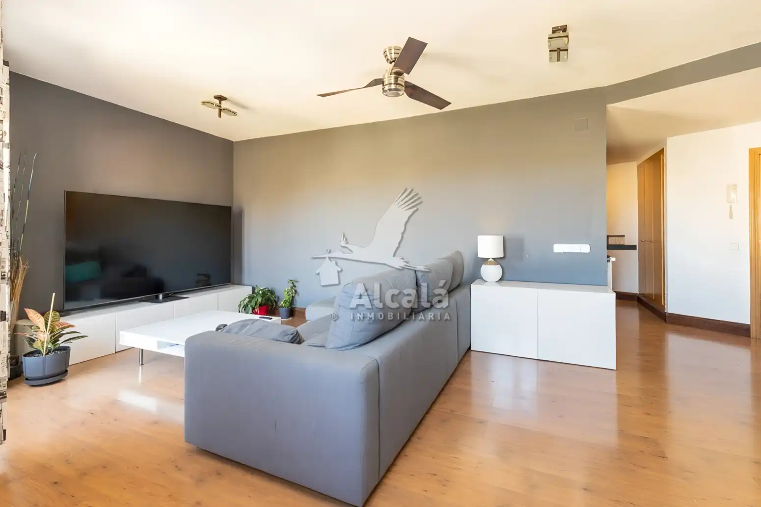 Living room of Flat for sale in Torrejón de Ardoz  with Heating, Terrace and Storage room