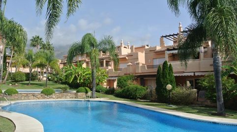 Vive el Sueño Mediterráneo en Nagüeles: Amplia Casa Adosada con Piscina y Vistas, imatge 4