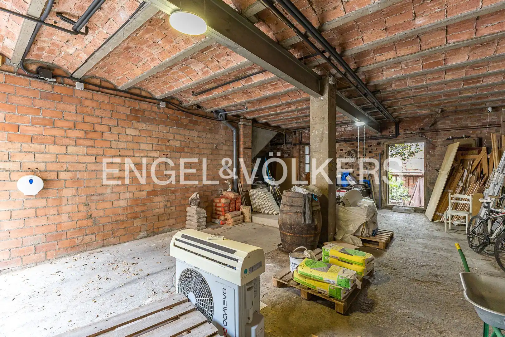 Houses for sale in Sant Vicenç Dels Horts  with Heating and Private garden