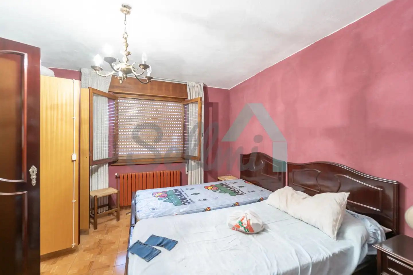 Dormitori de Casa adosada en venda en Oviedo  amb Calefacció, Terrassa i Traster