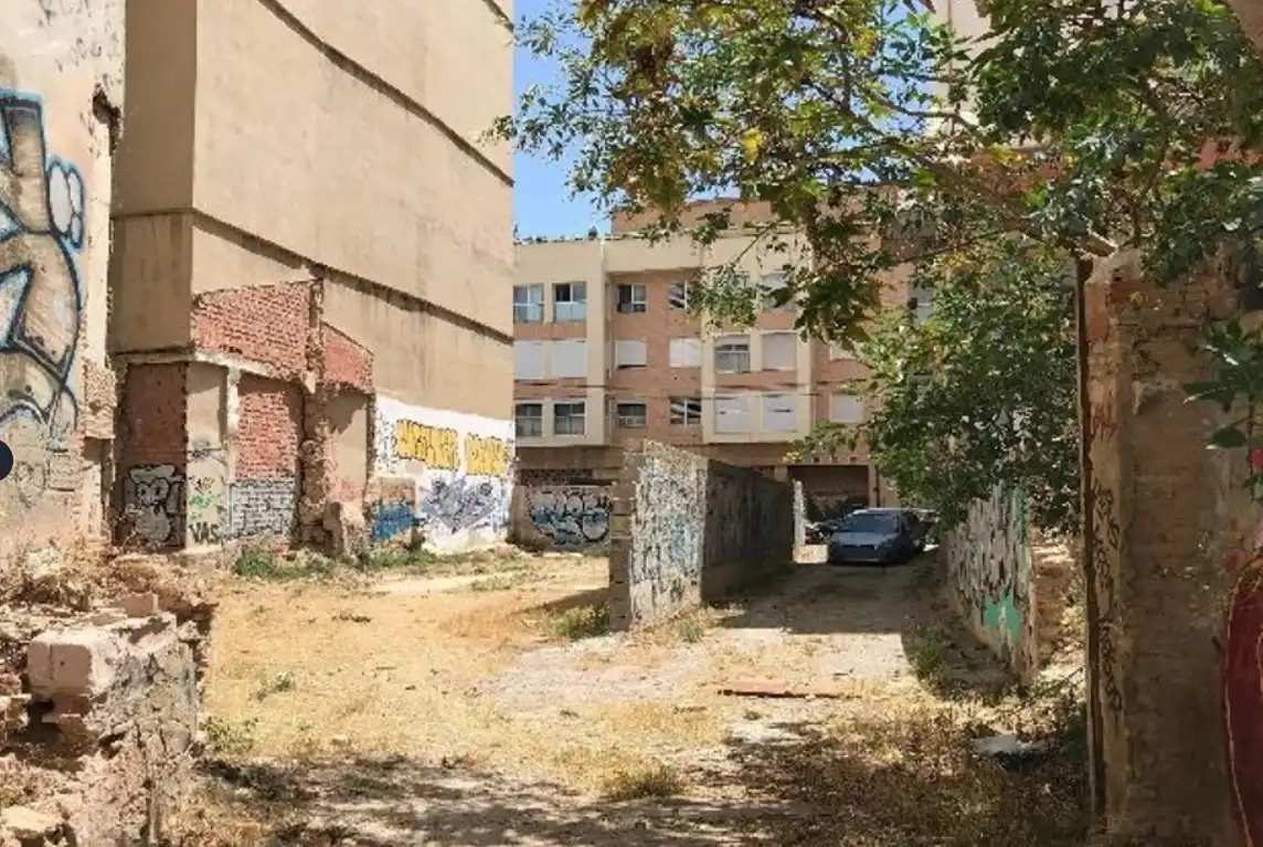 Residential land for sale in Carrer de Sagunt 101, imagen 2