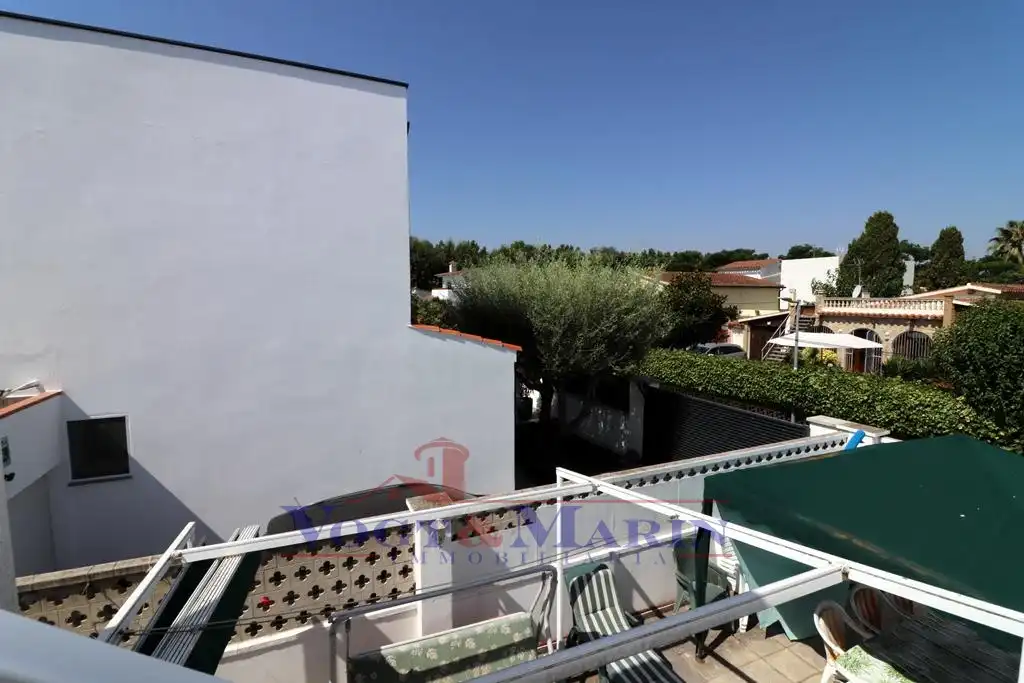 Casa con terraza en venta en Carrer Montgrí, imagen 26