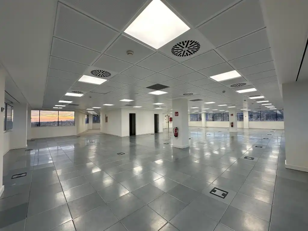 Oficina de lloguer en Sants - Montjuïc