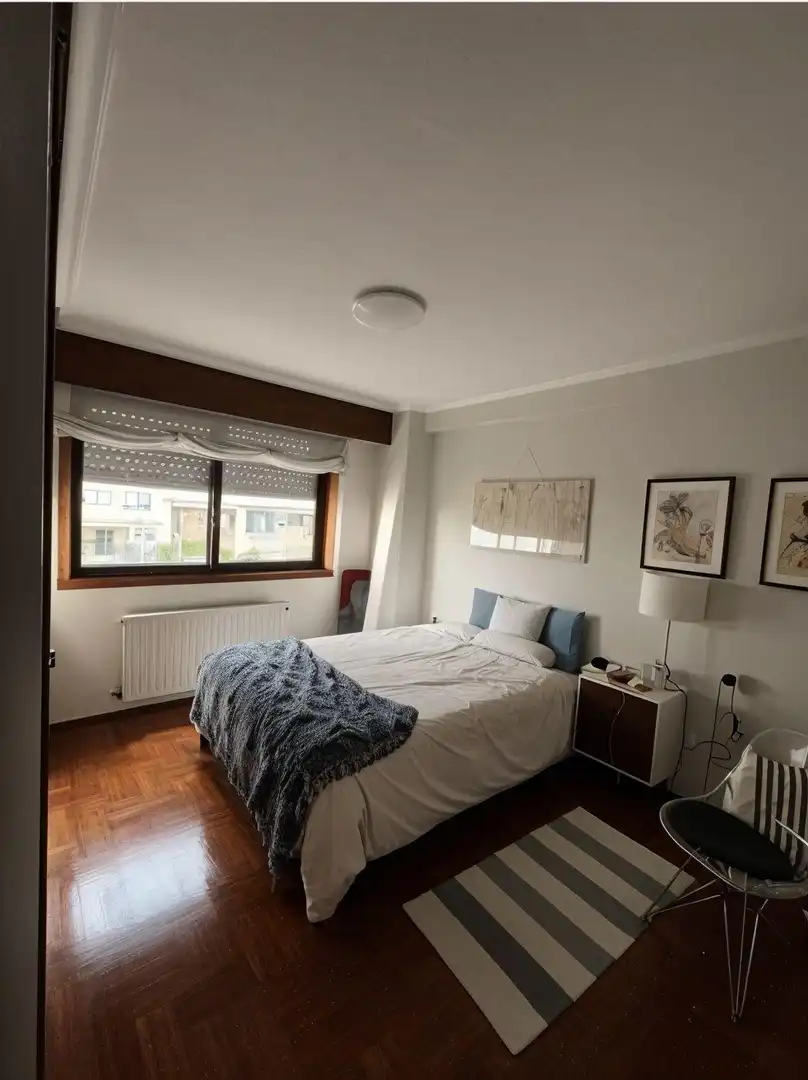 Habitación de Piso en venta en Vigo  con Calefacción, Jardín privado y Trastero