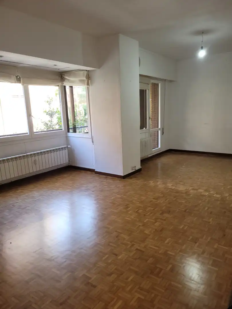 Sala de estar de Piso en venta en  Logroño con Calefacción, Parquet y Trastero