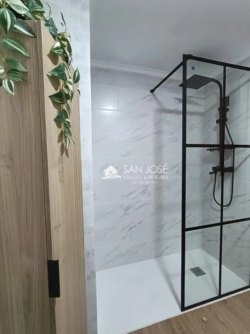 Baño de Piso en venta en Monóvar  / Monòver con Amueblado y Balcón