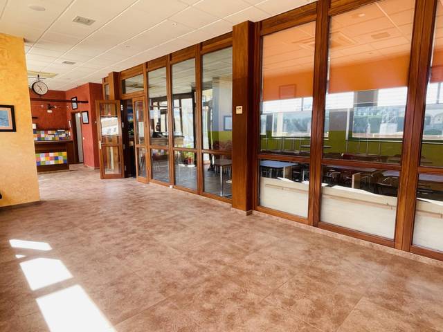 Local comercial en Alquiler en Humilladero