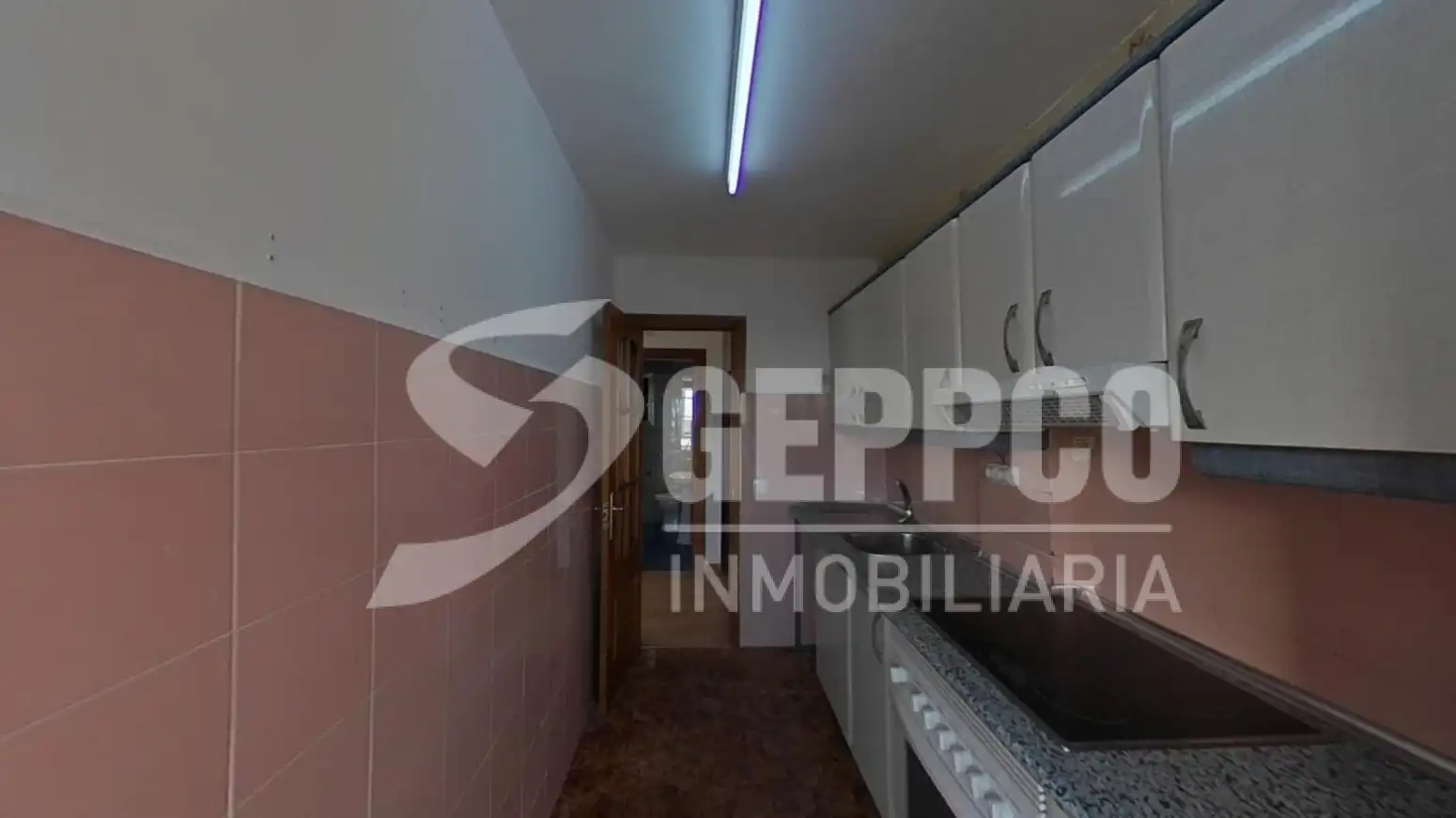 Flat for sale in Calle de Carabelos, San Fermín