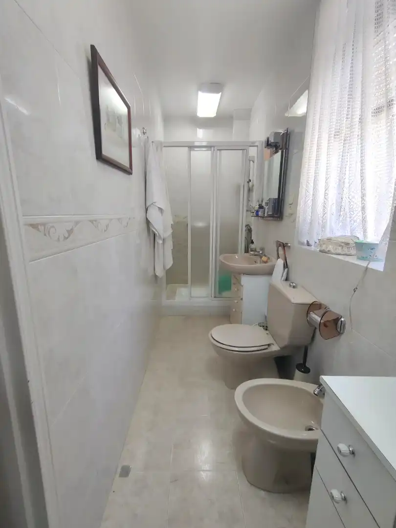 Baño de Piso en venta en Madrid con Calefacción, Jardín privado y Terraza