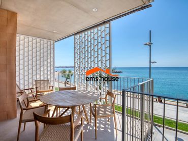Neubau-Apartment mit Aufzug zum Verkauf in Passeig de Josep Mundet 50