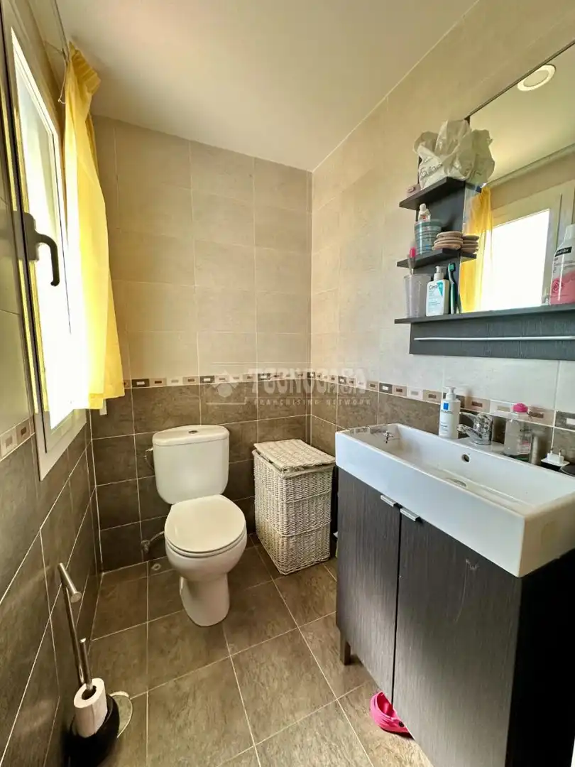 Baño de Casa adosada en venta en Fontanar con Calefacción