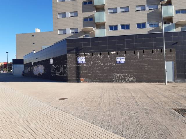 Local comercial en Alquiler en Avenida de Europa en Ensanche - Fuenfresca