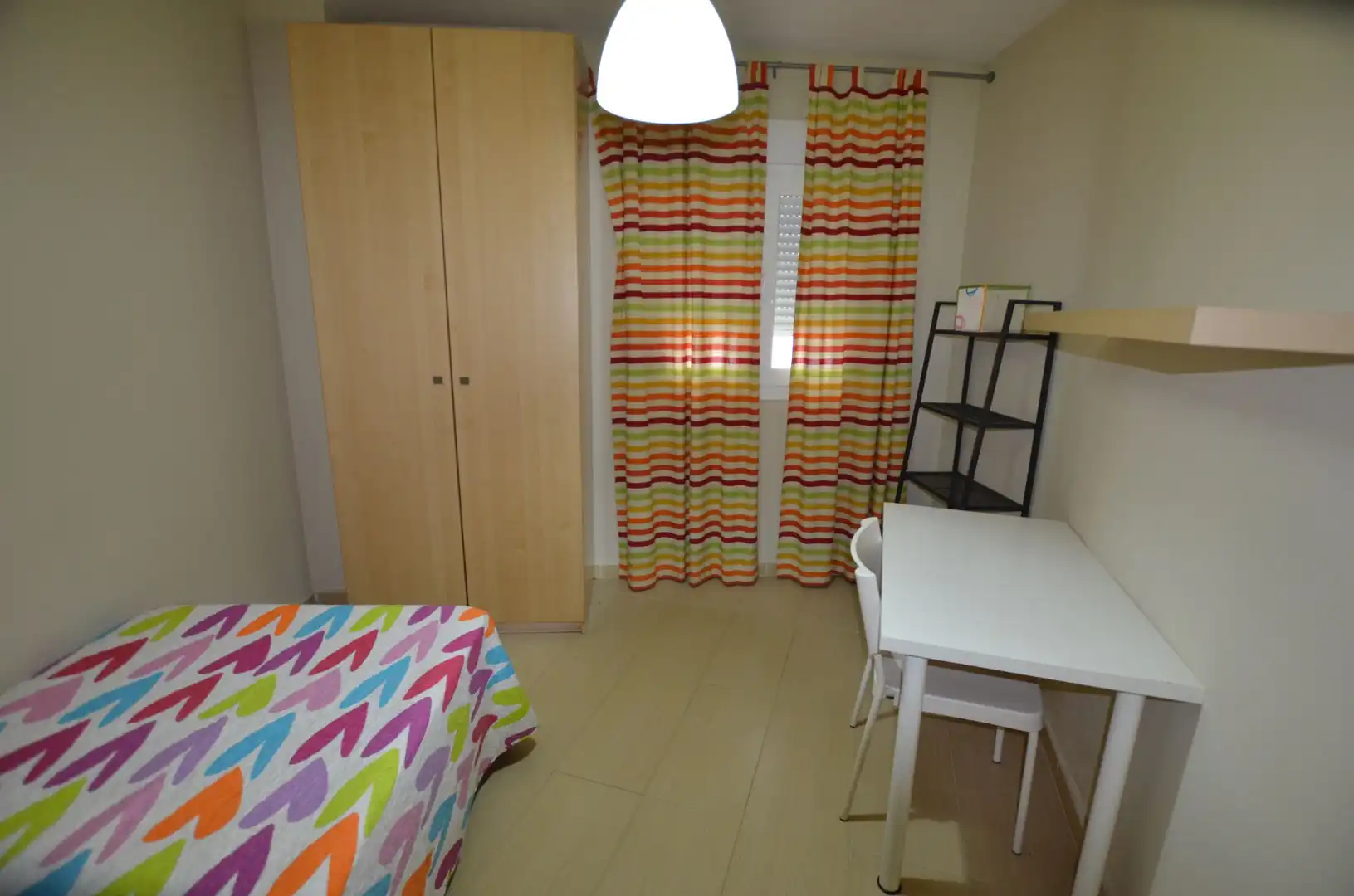 Bedroom of Flat for rent in Granada  with Heating, Furnished and Oven