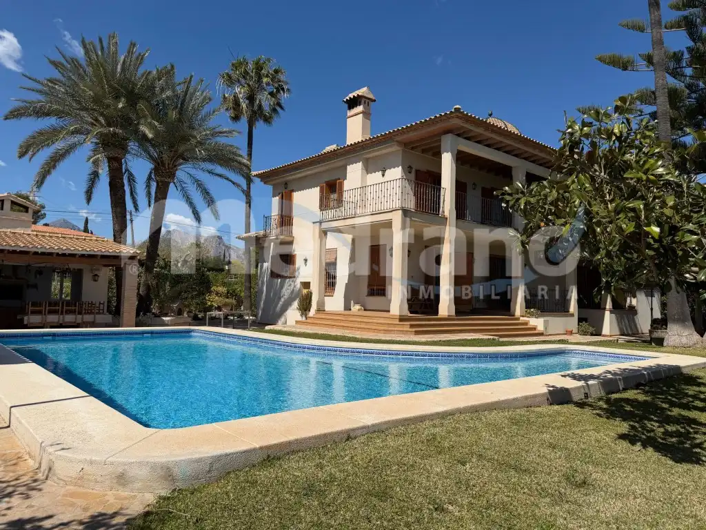 Casa amb terrassa en venda a Partida Pla De Castell