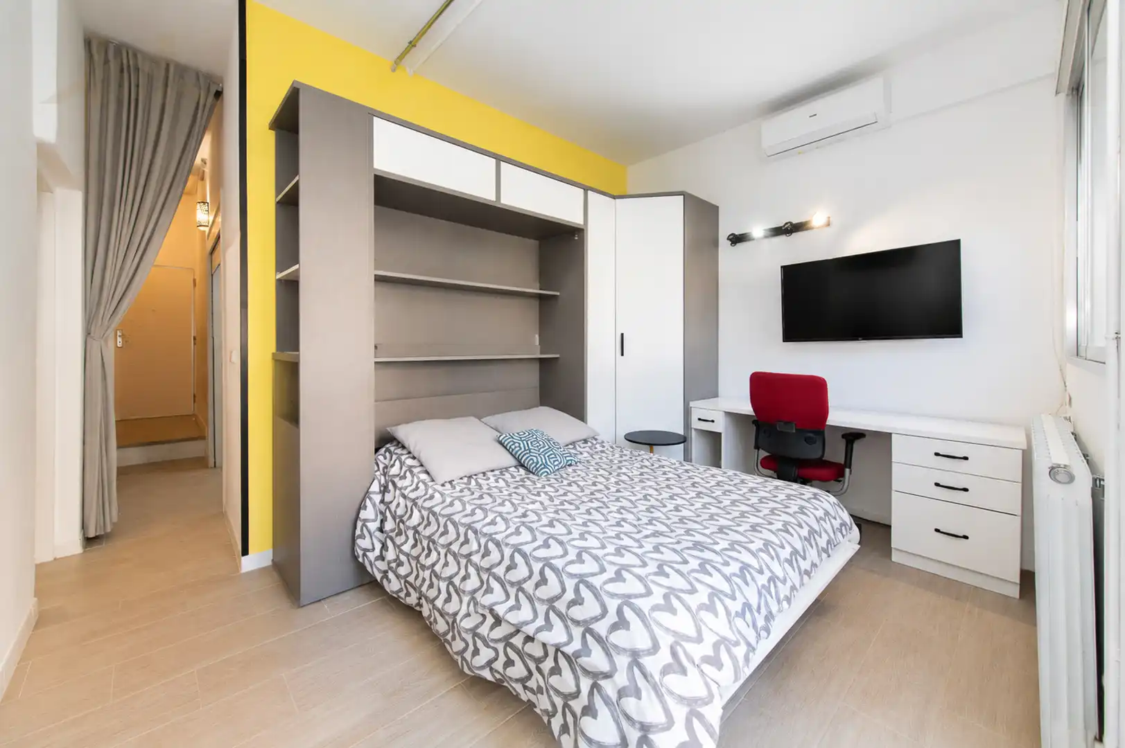 Habitación de Casa adosada en venta en Alcobendas con Aire acondicionado, Calefacción y Jardín privado