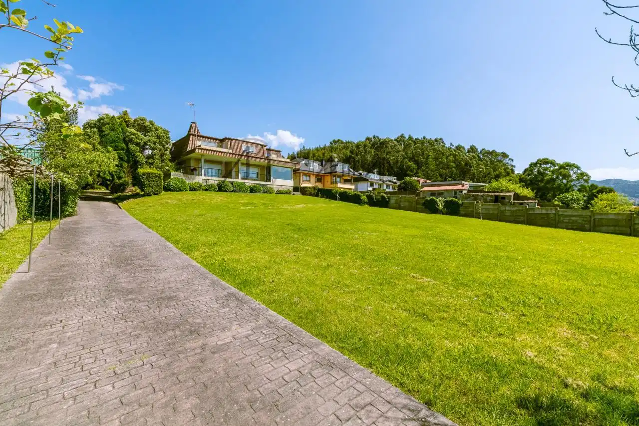 Jardín de Casa o chalet en venta en Vigo  con Calefacción, Jardín privado y Parquet