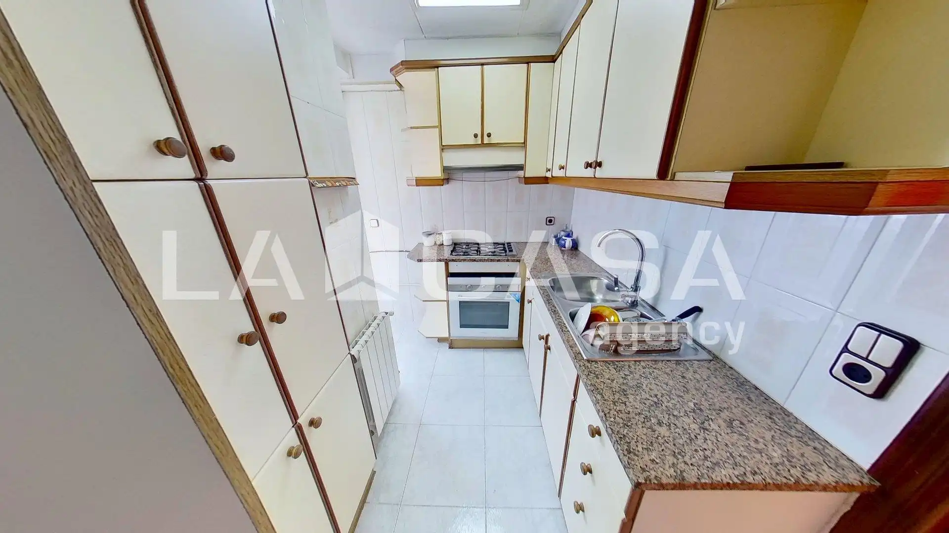Küche von Wohnung zum Verkauf in Barcelona mit Heizung und Balkon