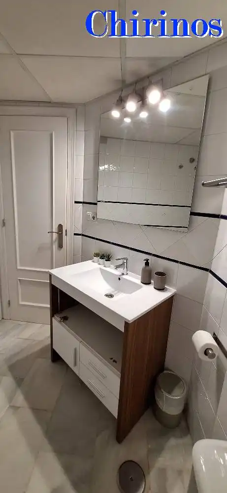 Bathroom of Flat for rent in Córdoba  with Air Conditioner, Terrace and Furnished