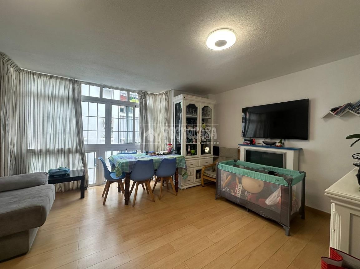 Sala d'estar de Casa adosada en venda en Mijas amb Terrassa