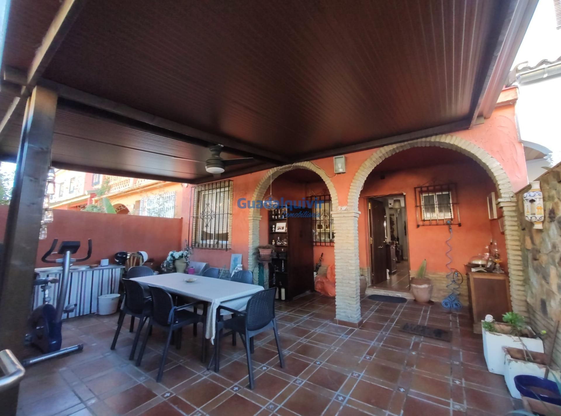 Terrassa de Casa adosada en venda en Montequinto amb Aire condicionat, Jardí privat i Terrassa