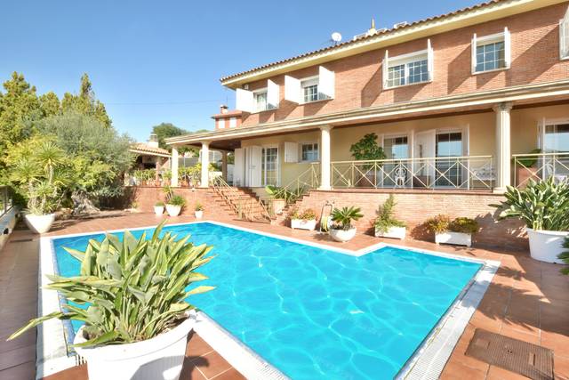 Casa-chalet en Venta en Carrer el Sol, 1 en Sant Fost de Campsentelles