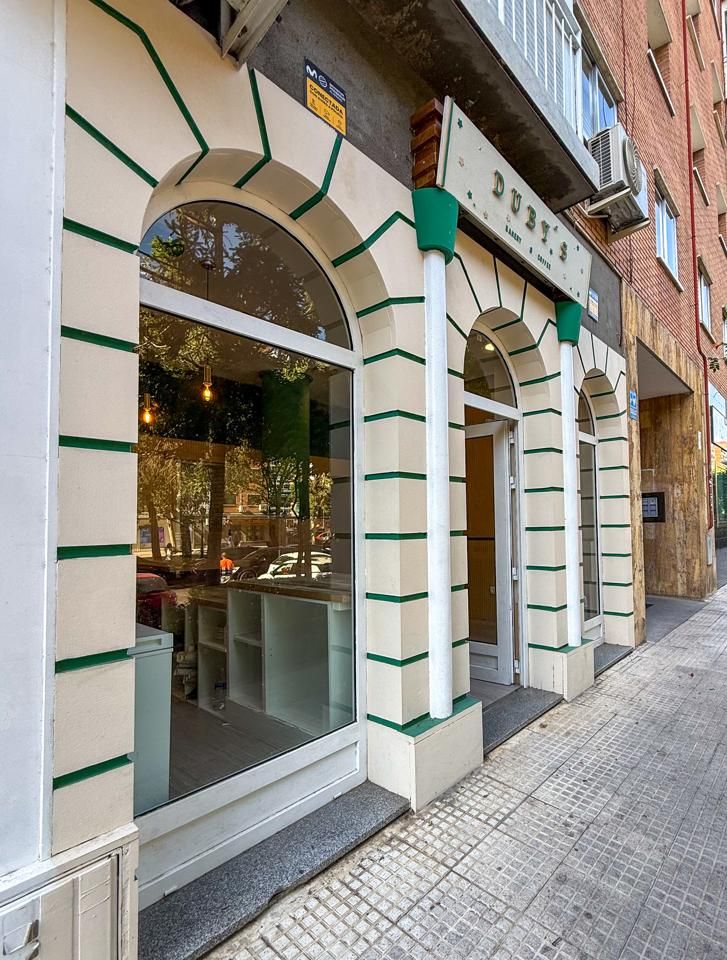 Vista exterior de Local en venda en Alcorcón amb Aire condicionat