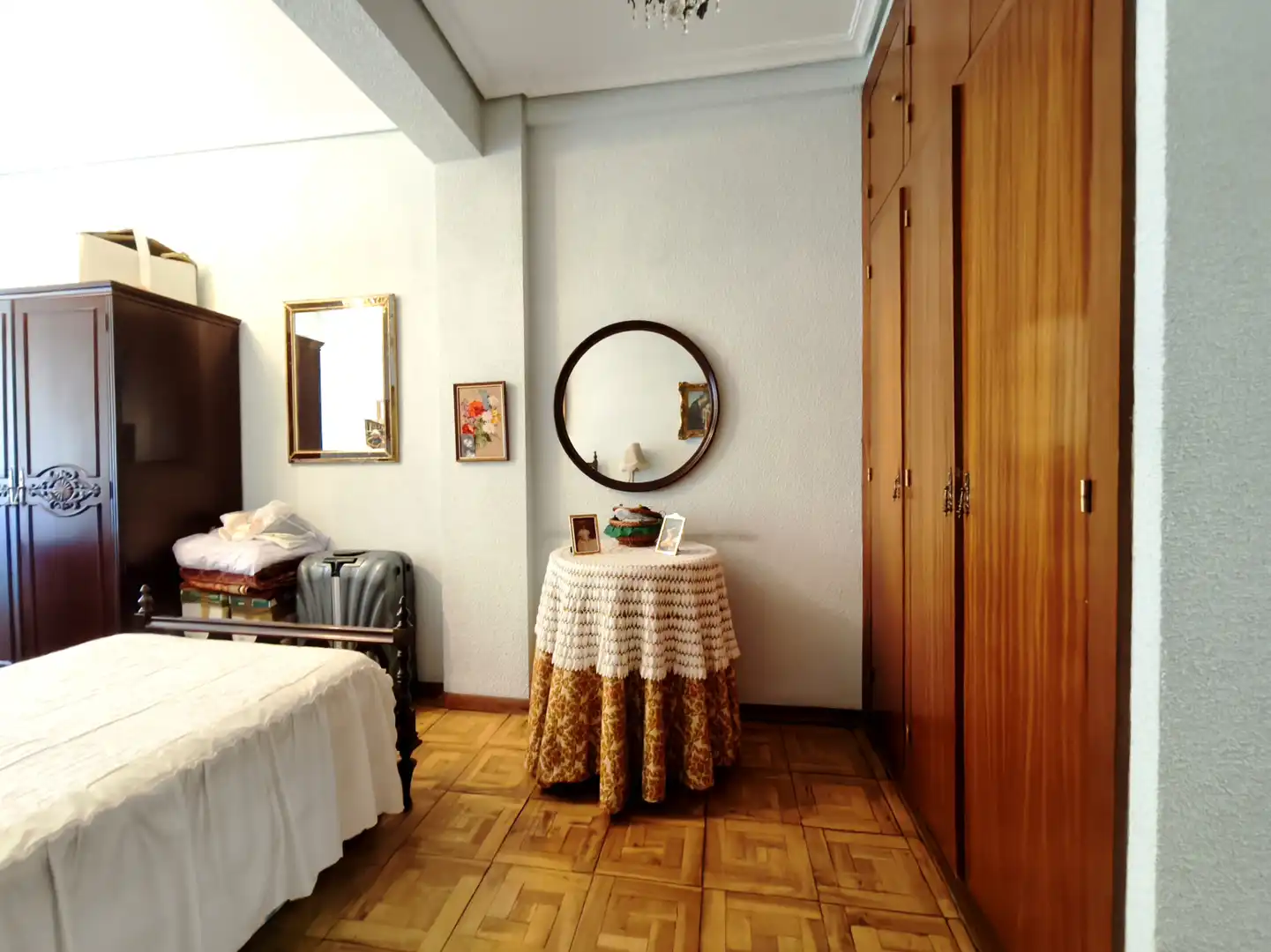 Habitación de Piso en venta en  Logroño con Calefacción, Parquet y Terraza