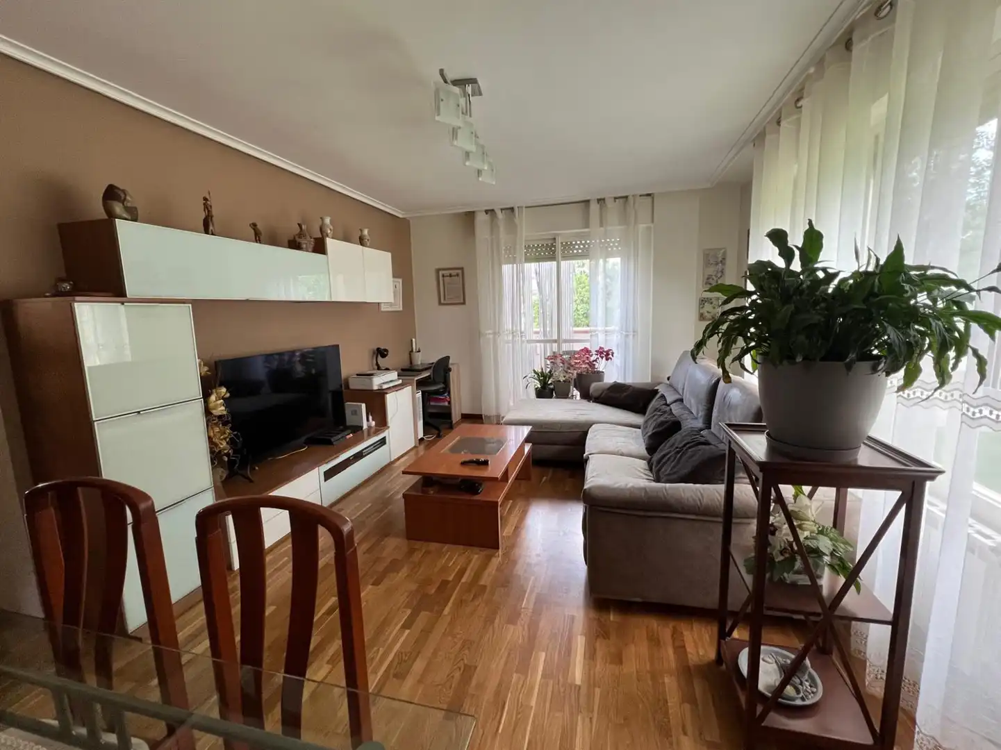 Sala de estar de Piso en venta en  Logroño con Calefacción, Terraza y Trastero