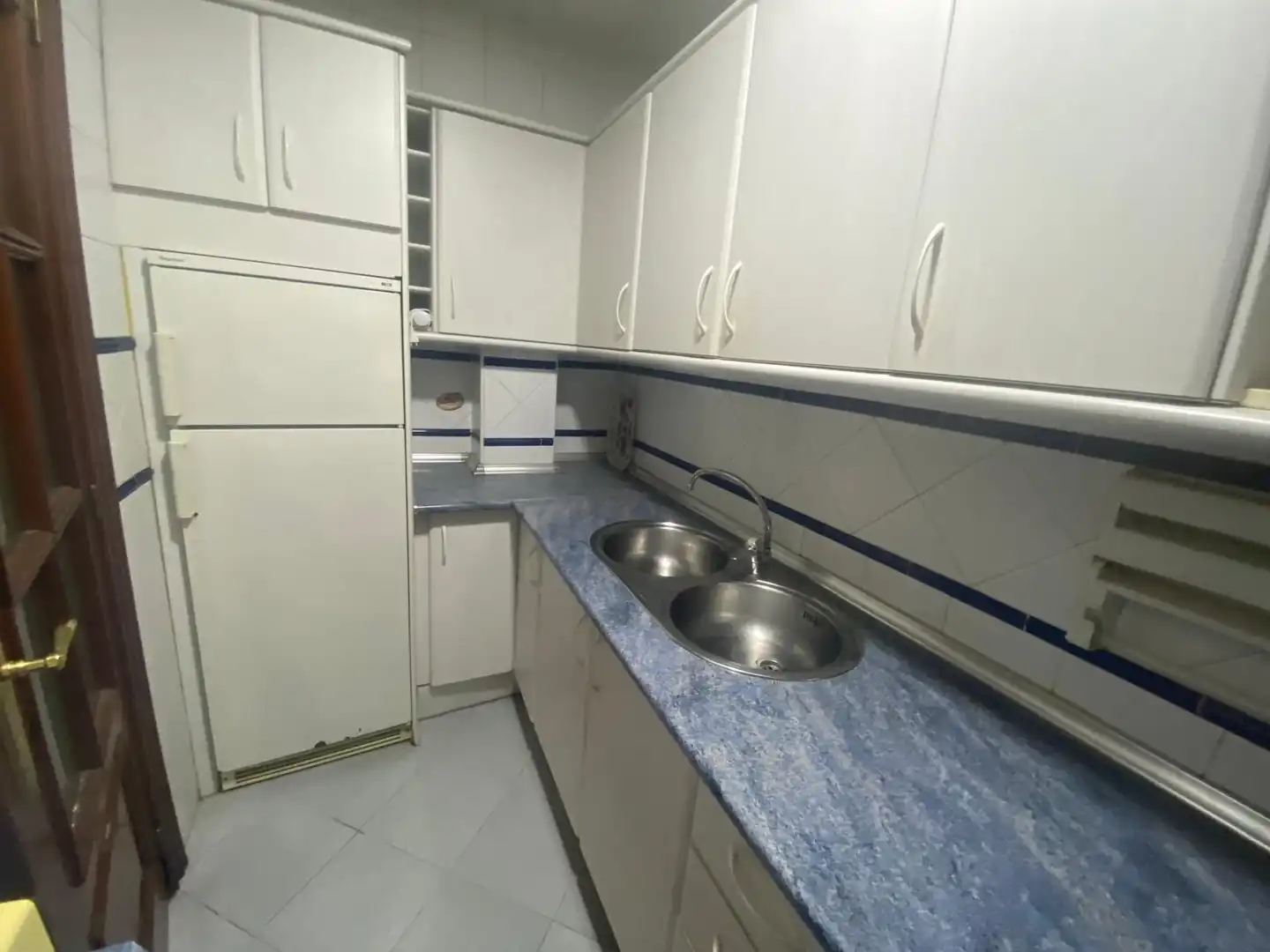 Cuina de Pis en venda en Granada amb Moblat