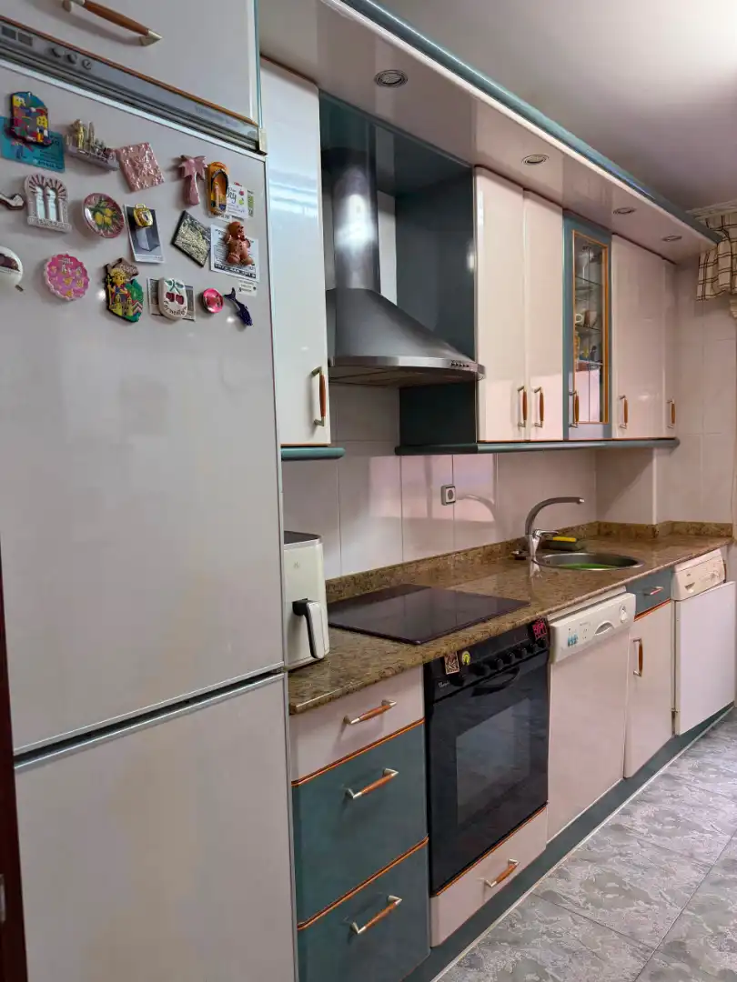 Cocina de Piso en venta en Barakaldo  con Calefacción, Parquet y Amueblado