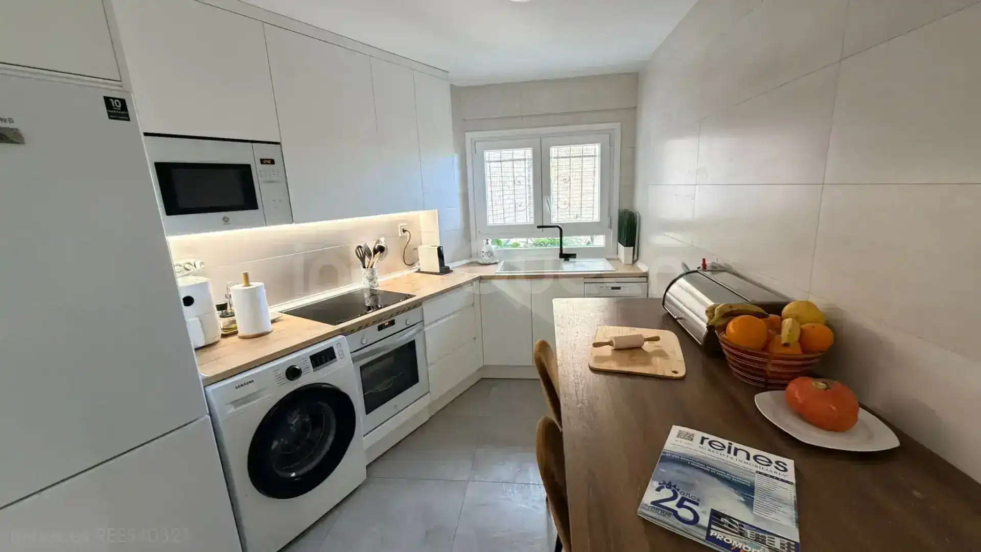 Kitchen of Flat for sale in Zaragoza  with Heating, Terrace and Furnished