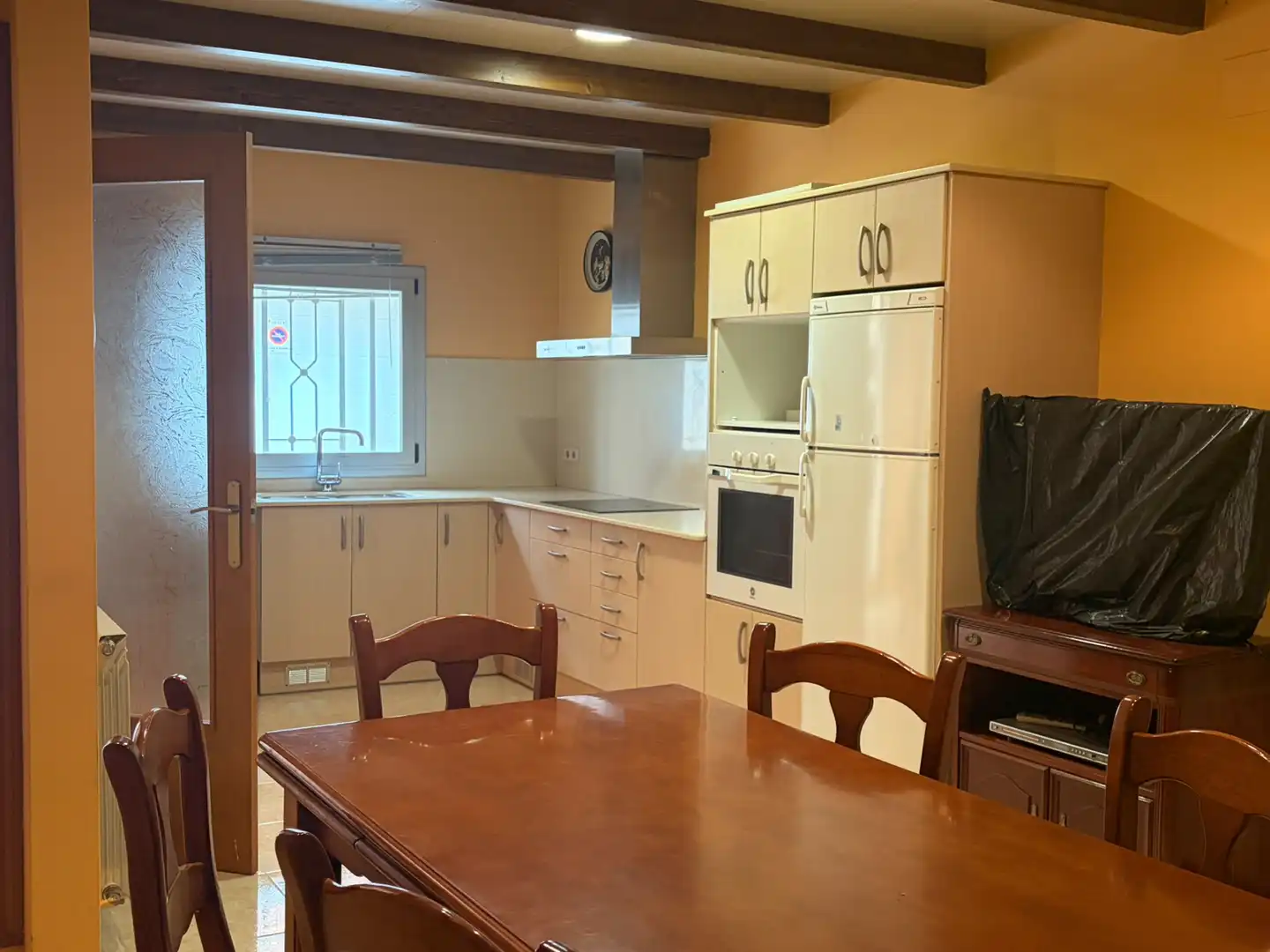 Cuina de Casa o xalet en venda en Bellvís amb Calefacció, Jardí privat i Moblat