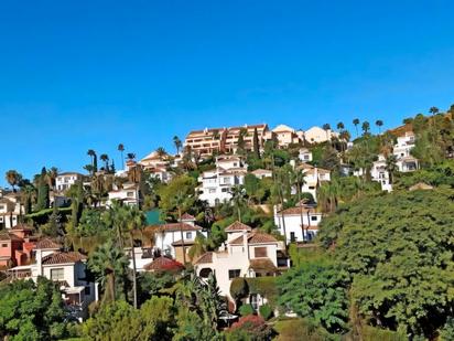 Vista exterior de Apartament en venda en Marbella amb Aire condicionat i Terrassa