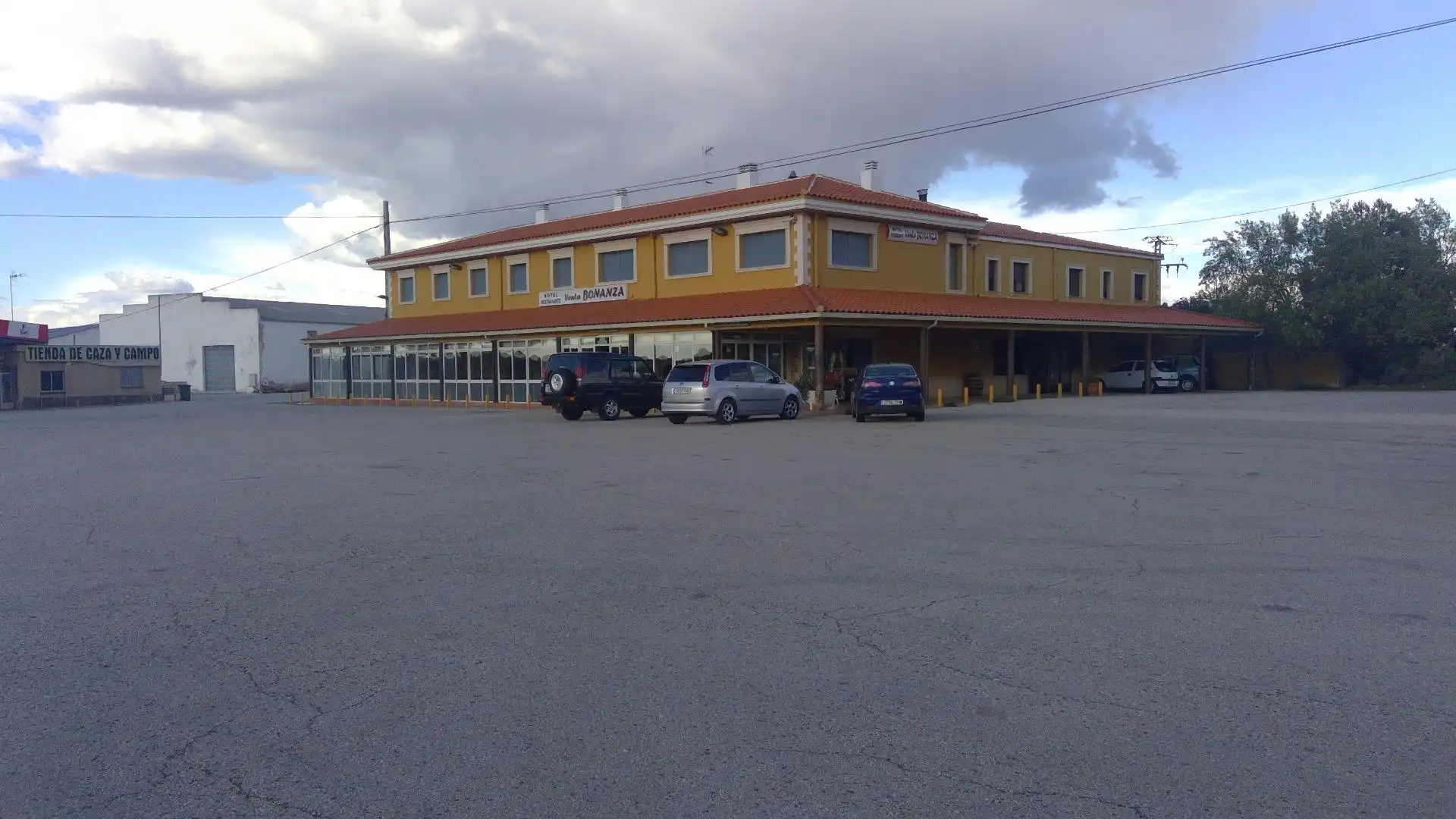 Vista exterior de Local en venda en Robledo