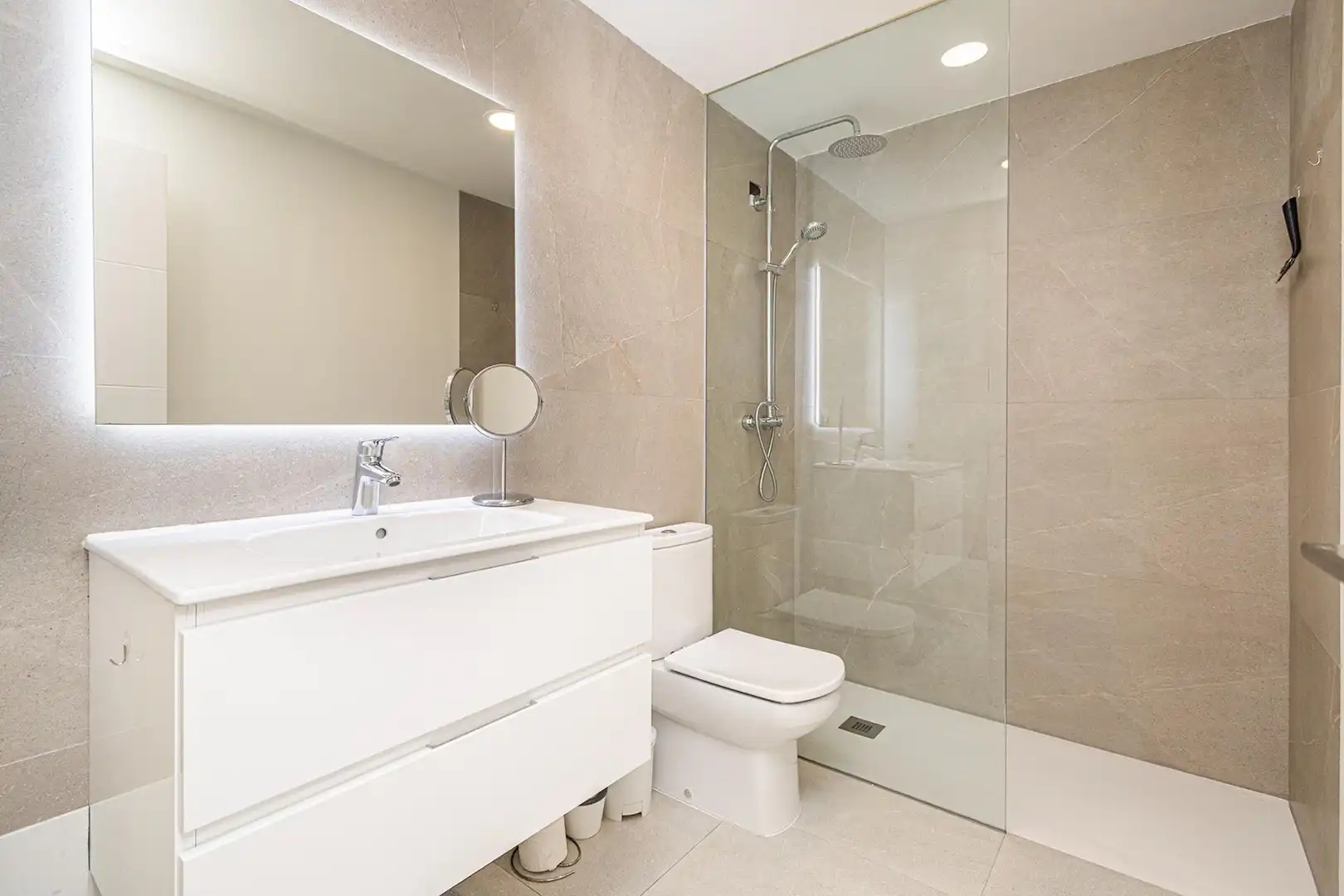 Baño de Piso de alquiler en  Palma de Mallorca con Aire acondicionado, Calefacción y Amueblado
