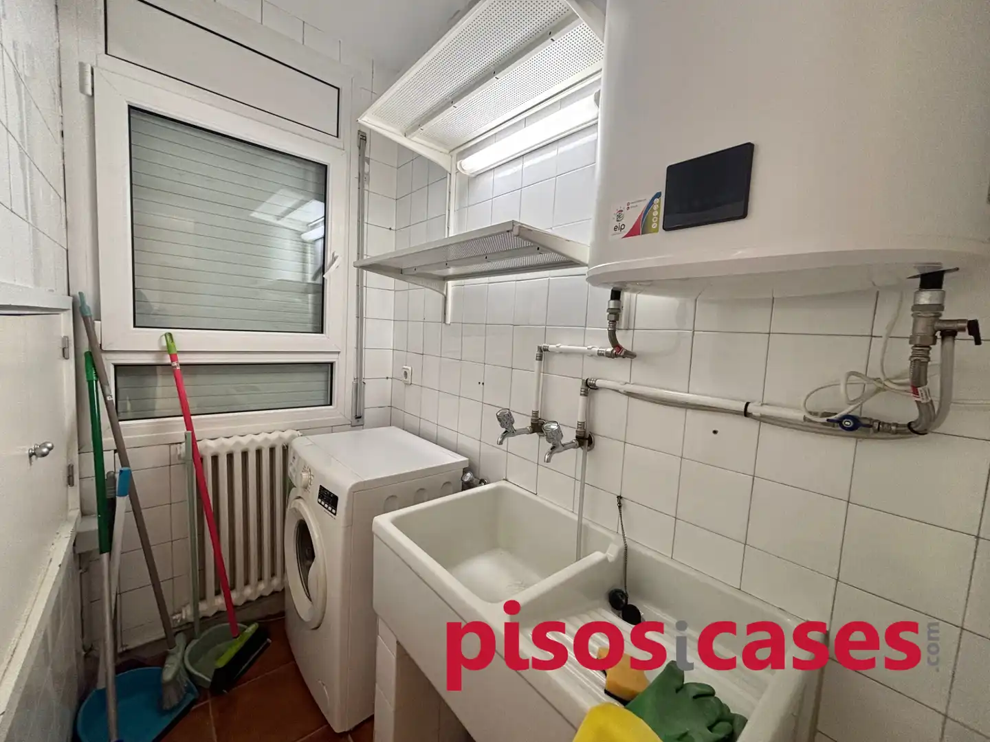 Cocina de Piso de alquiler en Vic con Calefacción, Horno y Balcón