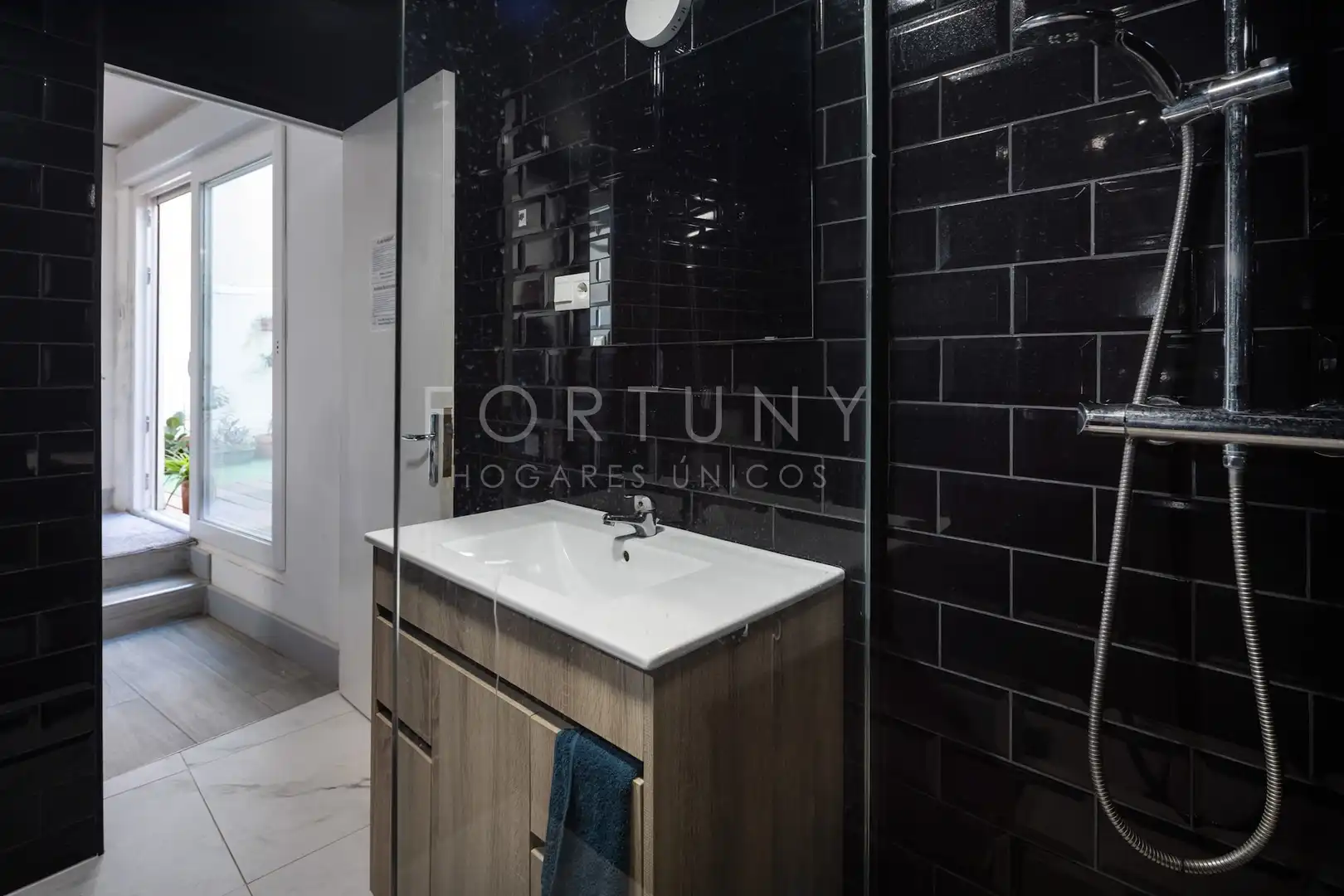 Bathroom of Flat for sale in Málaga  with Air Conditioner, Terrace and Furnished