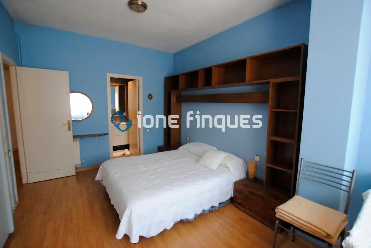 Schlafzimmer von Wohnung zum Verkauf in Barcelona mit Heizung, Privatgarten und Abstellraum
