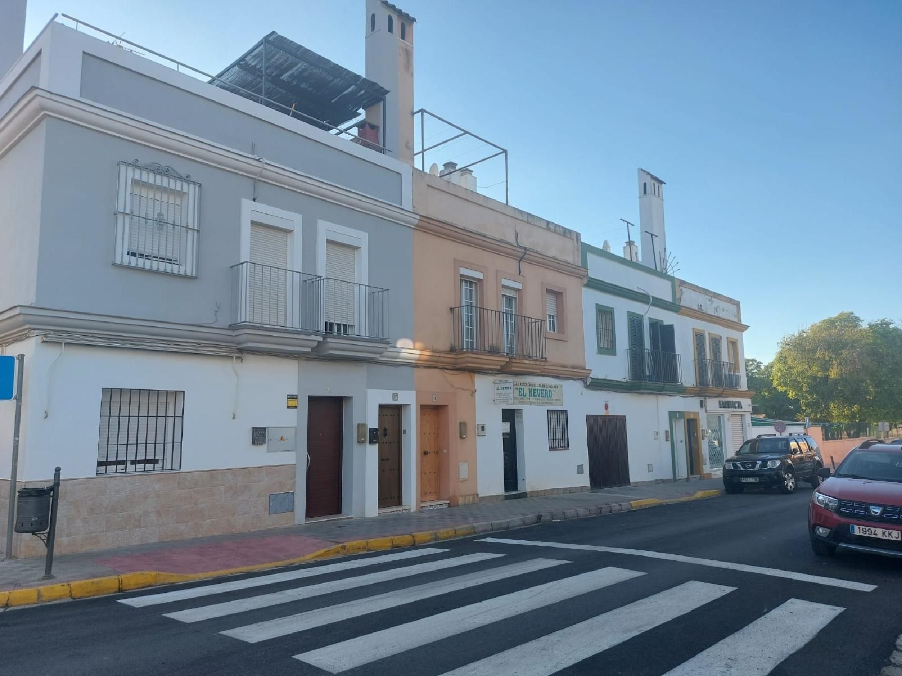 Vista exterior de Pis en venda en Dos Hermanas